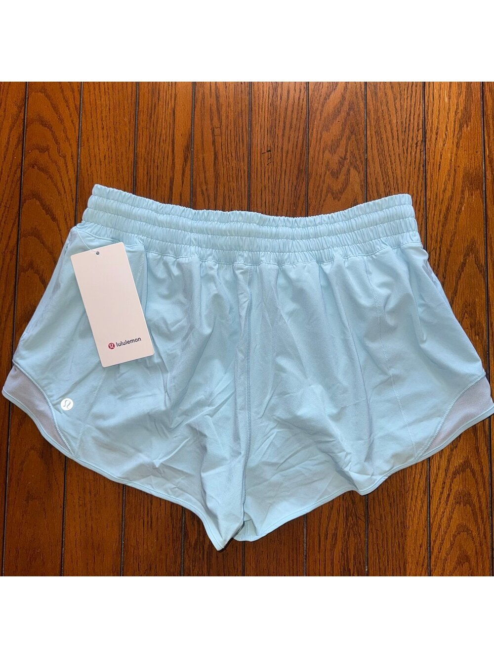 Lululemon Hotty Hot High Rise Short 2.5” Foam Cloud Size 12 NWT